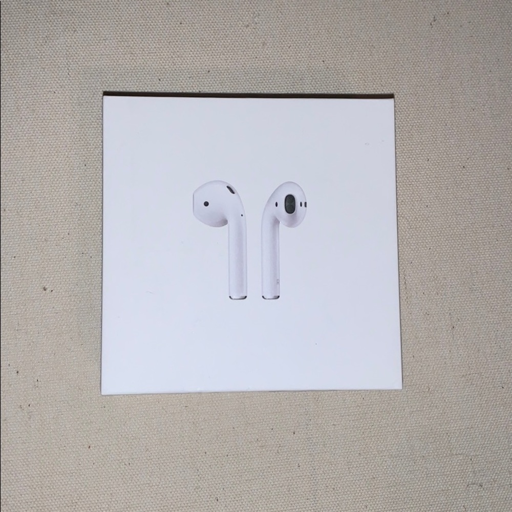 Apple AirPods with Charging Case